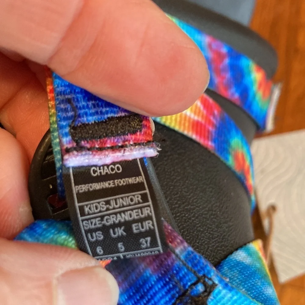 🌸NWT CHACO Chillos Girls/Womens Tie Dye Sandal - size 6
